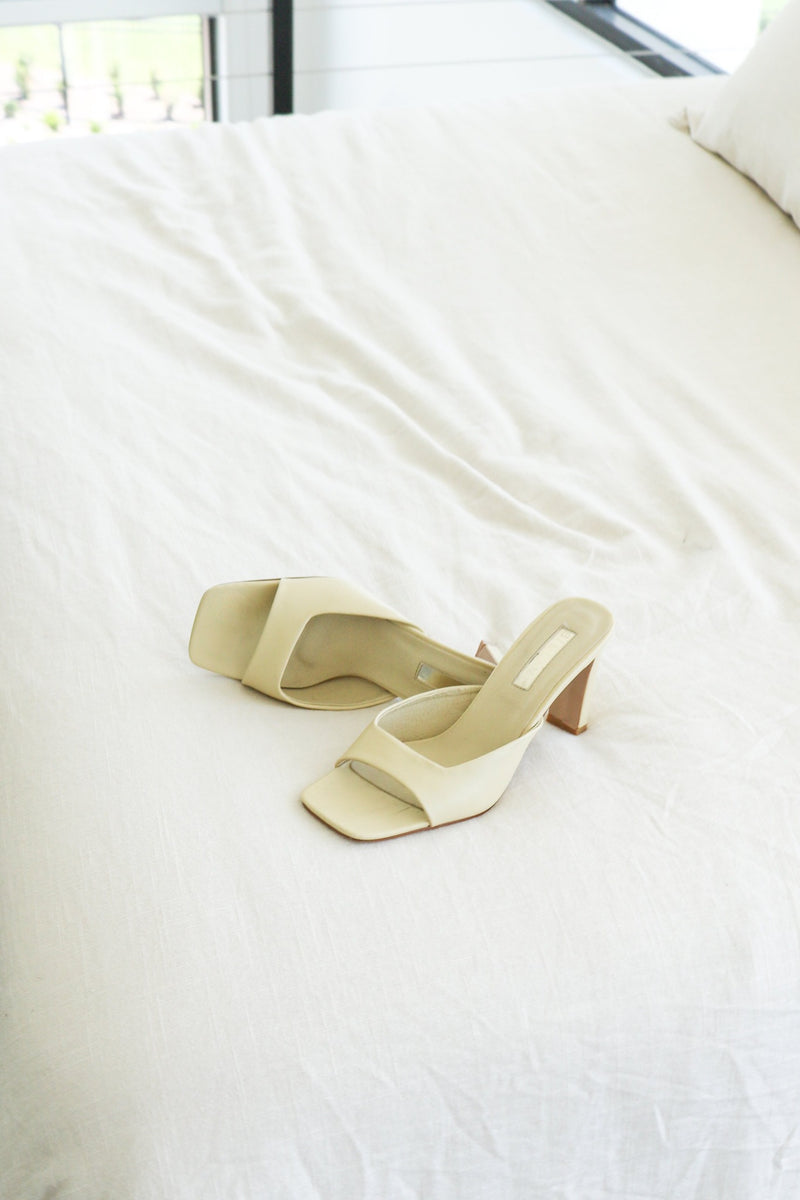 Ornella Heel | Vanilla | Billini